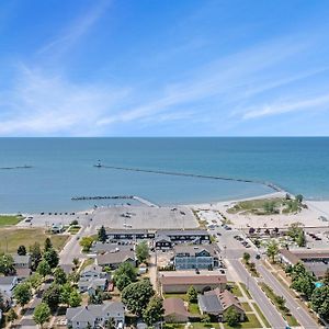 Snyders Shoreline Inn
